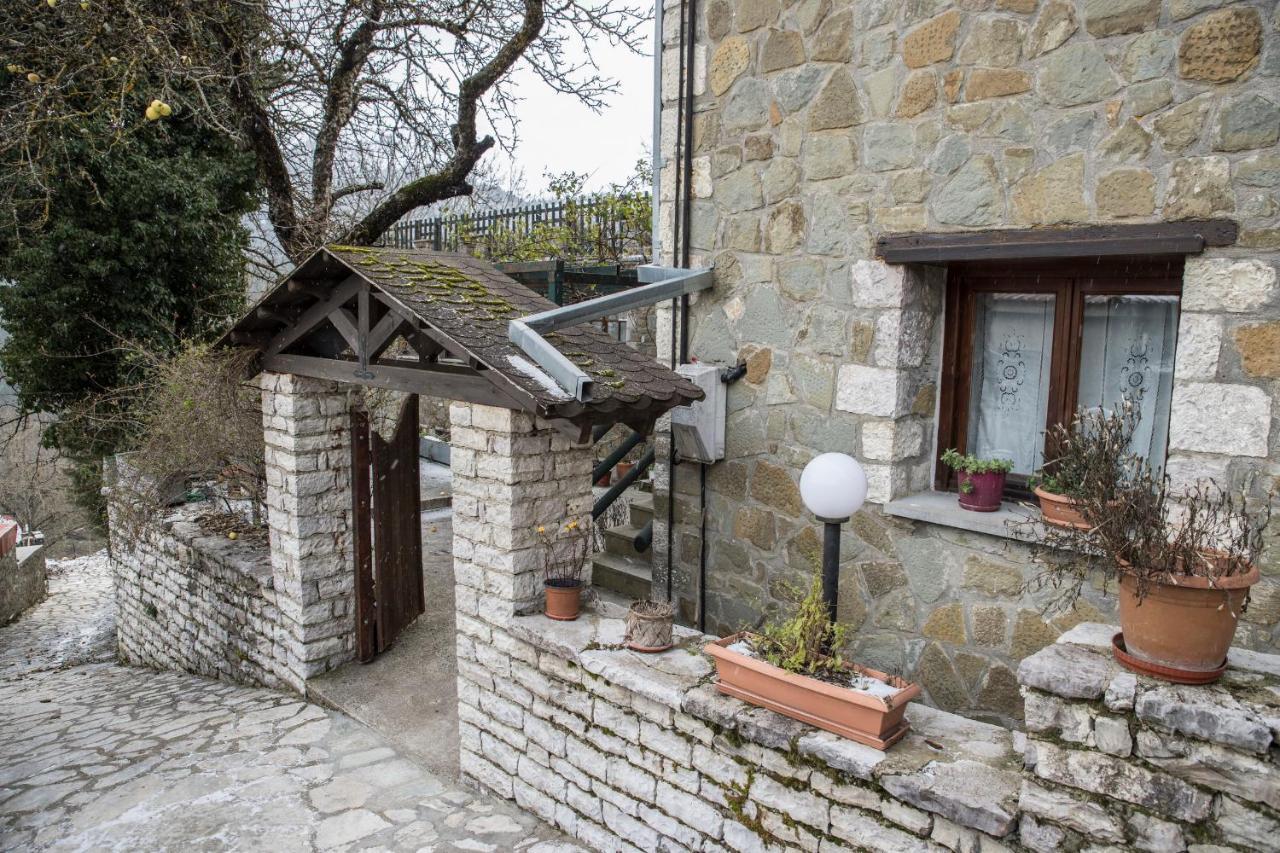 Ξενώνας Πατρικό Neraïdochóri Εξωτερικό φωτογραφία